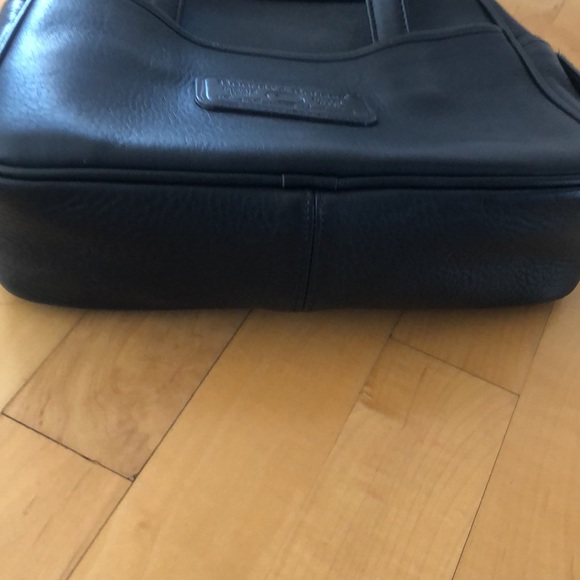 Vintage Dooney&Bourke all leather9x8x3 8” drop - Picture 4 of 15